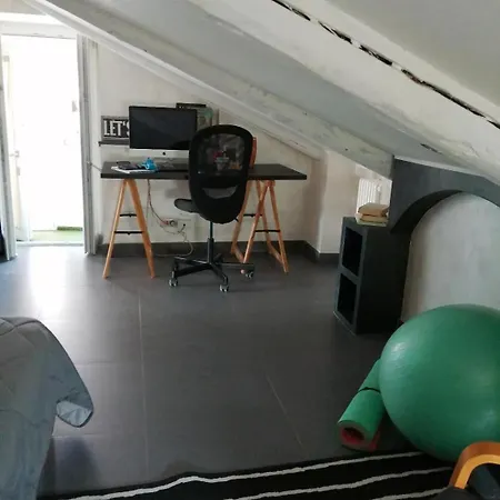 Monica & Rocco's House アパート
