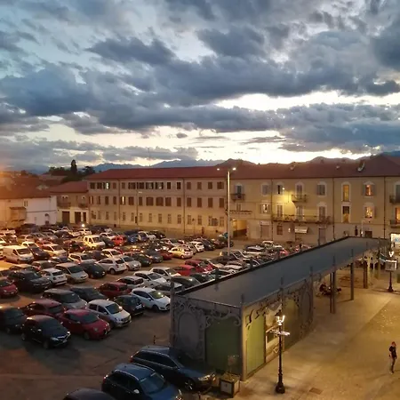 아파트 Monica & Rocco's House